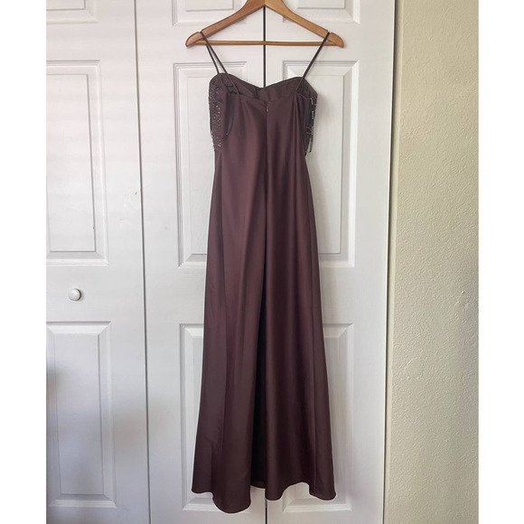Xscape Brown Spaghetti Strap Gown Dress with Beading Lace Detail • Size 4P 🗣 - Picture 4 of 5